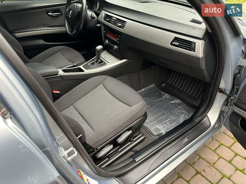 Седан BMW 3 Series 2007 в Львове