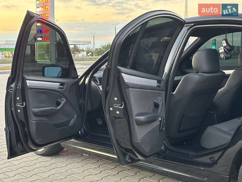 Седан BMW 3 Series 2003 в Умані