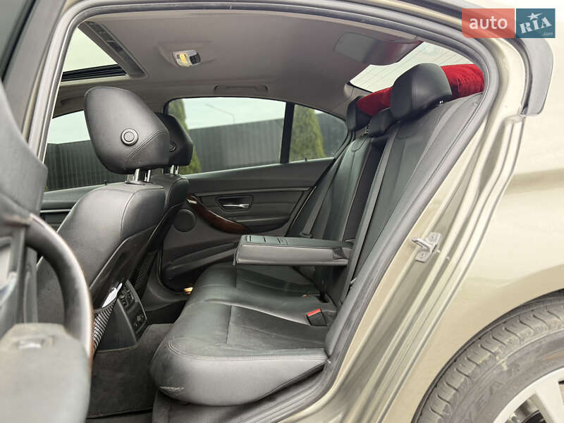 Седан BMW 3 Series 2016 в Тернополе