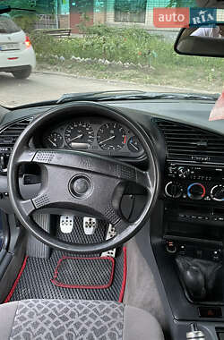 Седан BMW 3 Series 1994 в  фото 3 Седан BMW 3 Series 1994 в