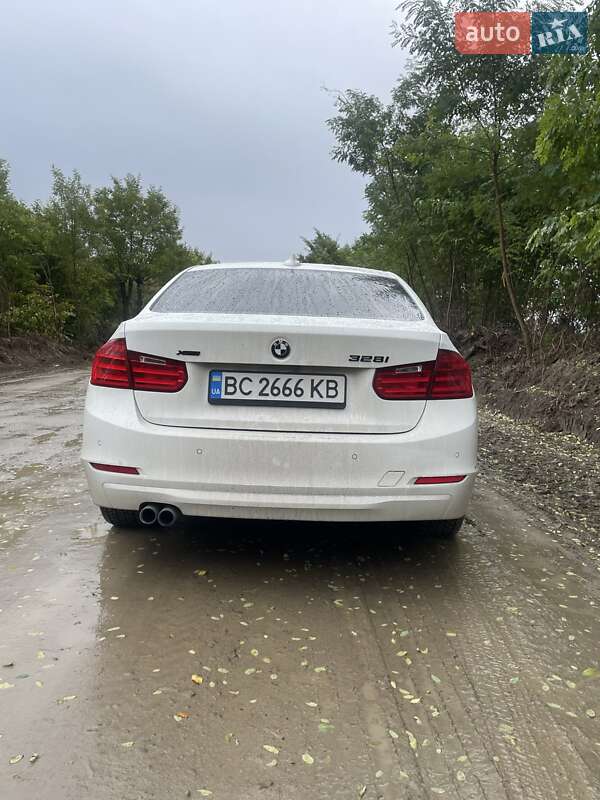 Седан BMW 3 Series 2014 в Львове