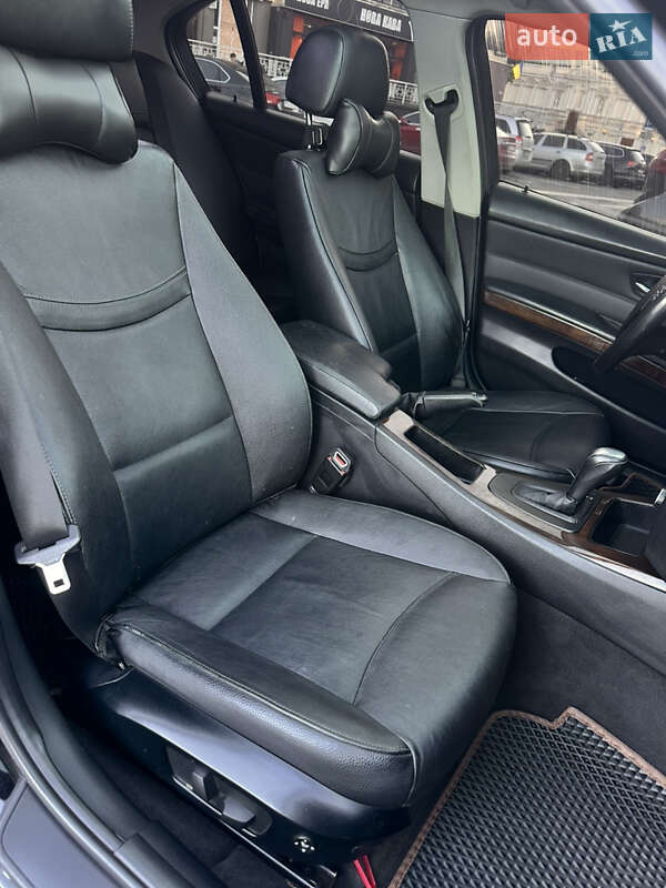 Седан BMW 3 Series 2010 в Николаеве