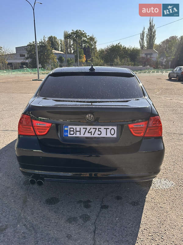 Седан BMW 3 Series 2010 в Николаеве