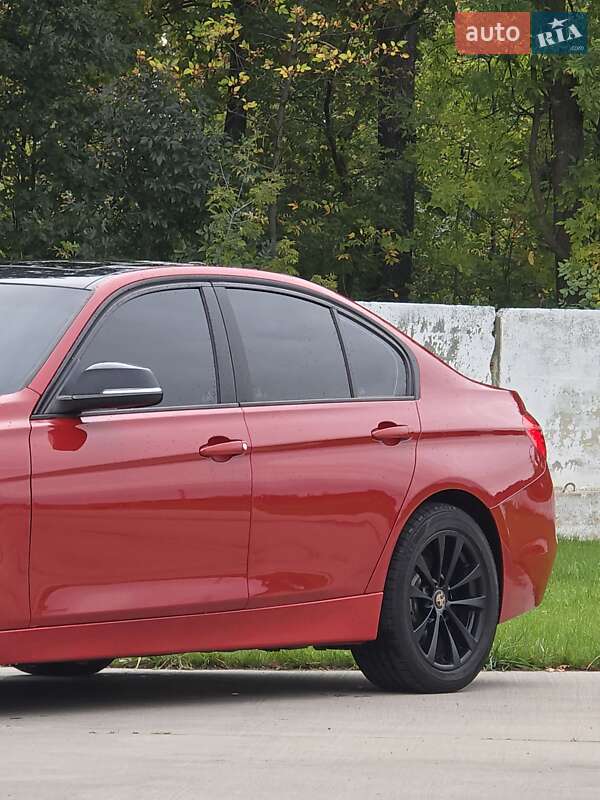 Седан BMW 3 Series 2016 в Луцке