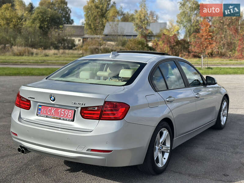 Седан BMW 3 Series 2013 в Львове