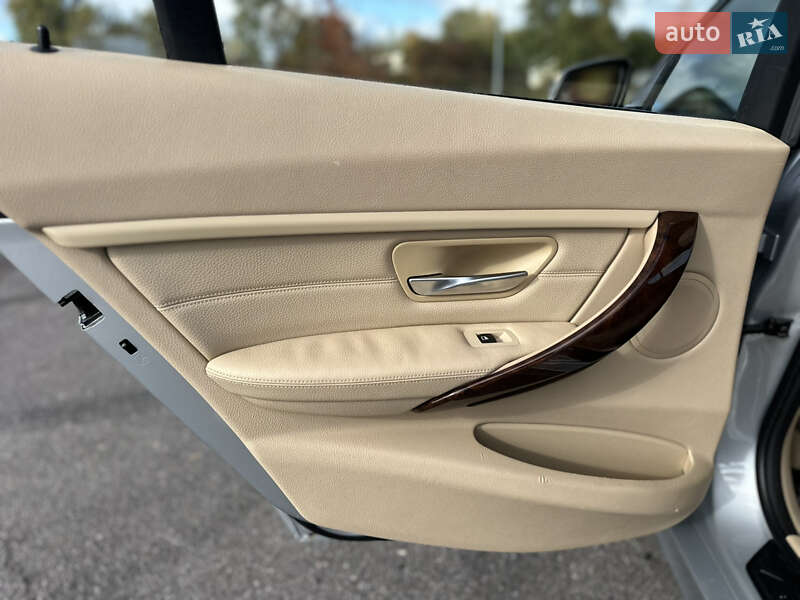 Седан BMW 3 Series 2013 в Львове