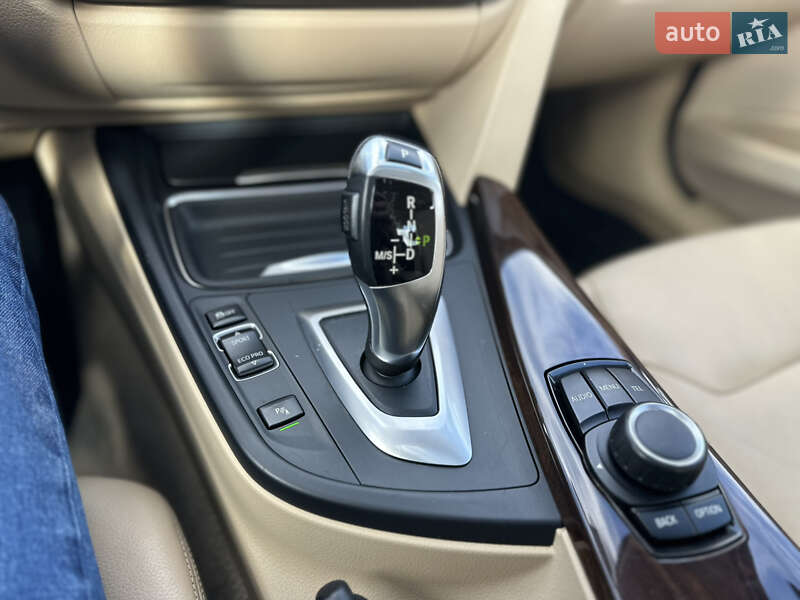 Седан BMW 3 Series 2013 в Львове