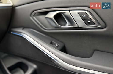 Седан BMW 3 Series 2023 в 