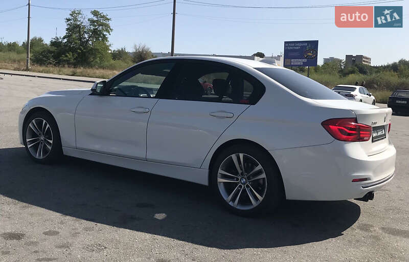 Седан BMW 3 Series 2018 в Дніпрі
