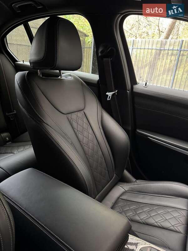 Седан BMW 3 Series 2024 в Киеве