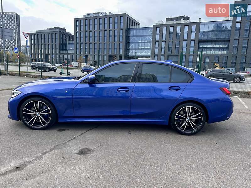 Седан BMW 3 Series 2022 в Киеве