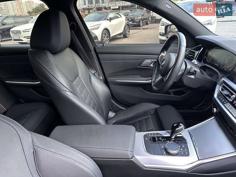 Седан BMW 3 Series 2022 в Киеве