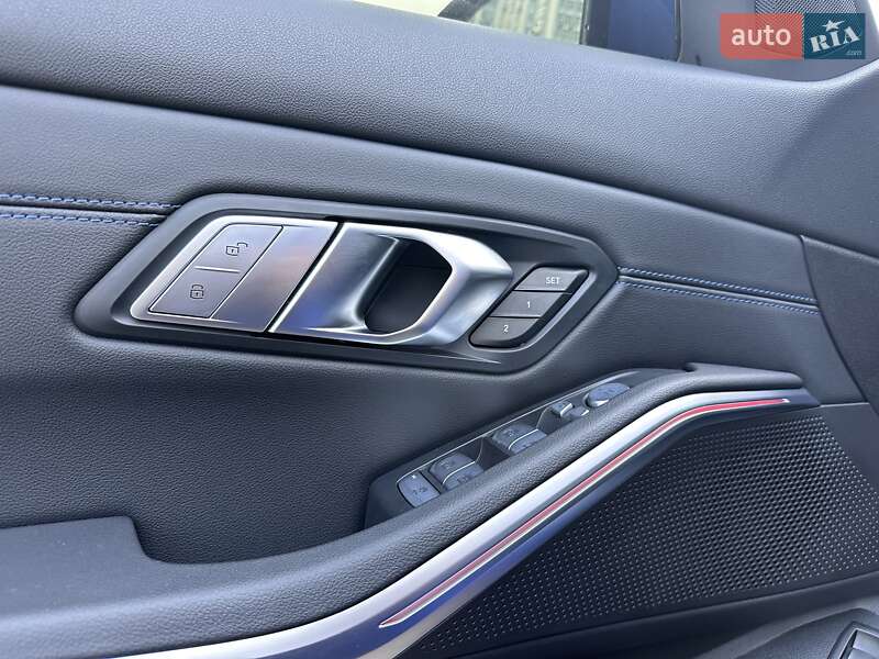 Седан BMW 3 Series 2022 в Киеве