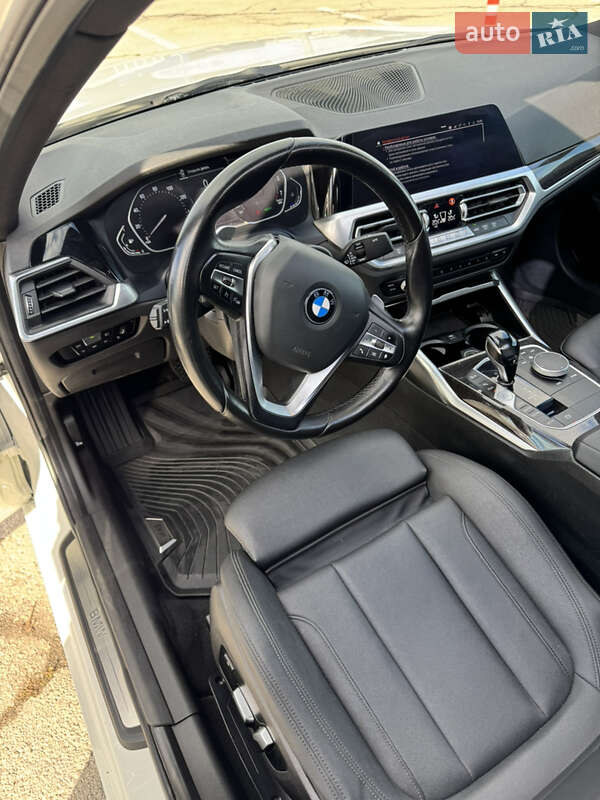 Седан BMW 3 Series 2020 в Кропивницком