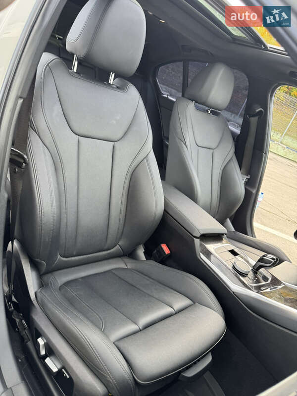 Седан BMW 3 Series 2020 в Кропивницком