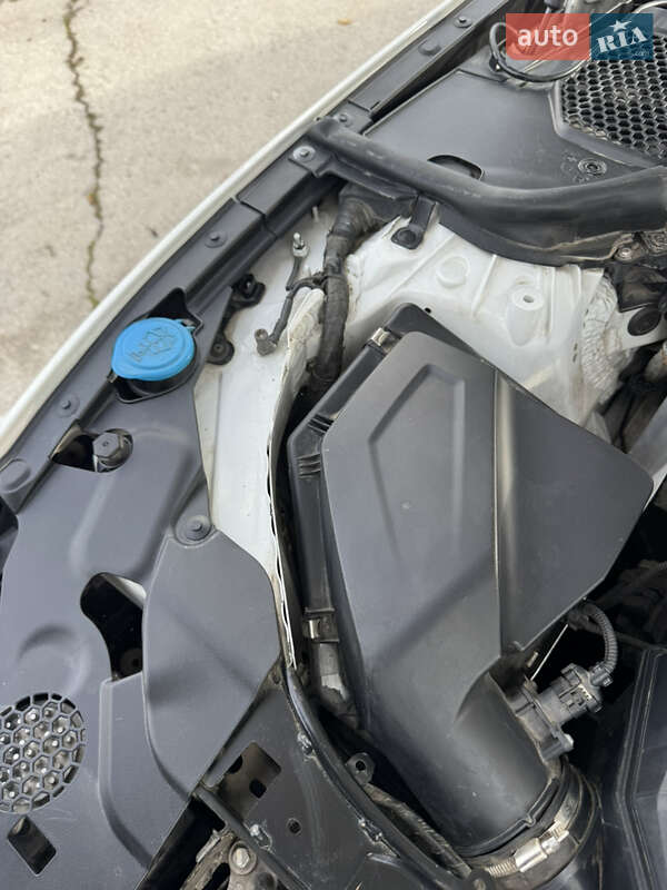 Седан BMW 3 Series 2020 в Кропивницком