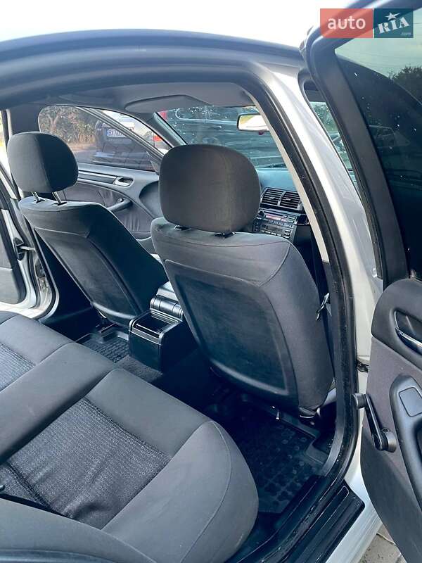Седан BMW 3 Series 2002 в Полонном