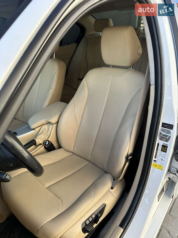 Седан BMW 3 Series 2012 в Ужгороде