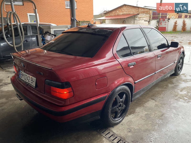 Седан BMW 3 Series 1997 в Ромнах