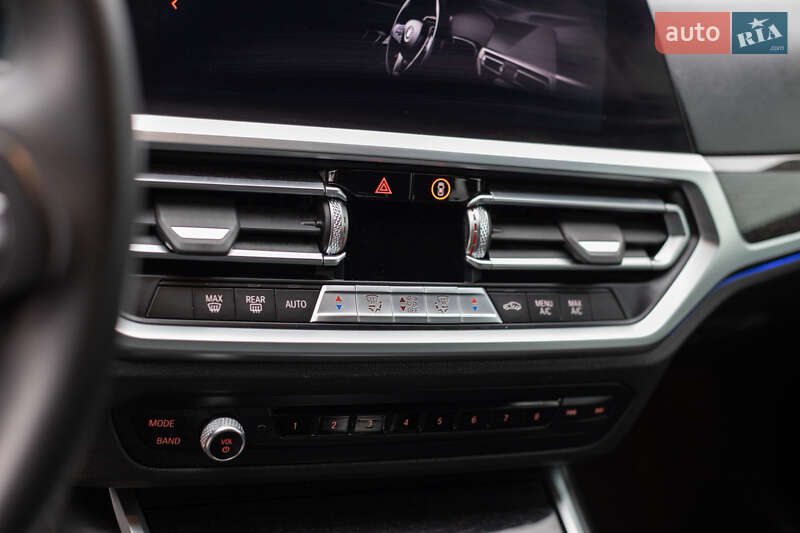 Седан BMW 3 Series 2020 в Бучаче