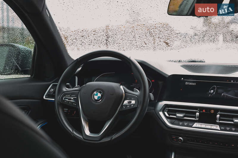 Седан BMW 3 Series 2020 в Бучаче