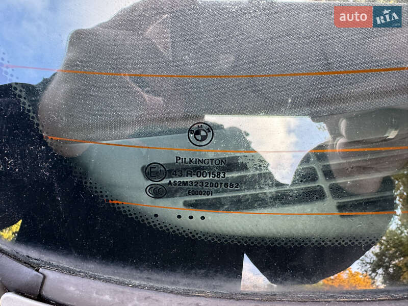 Седан BMW 3 Series 2005 в Львове