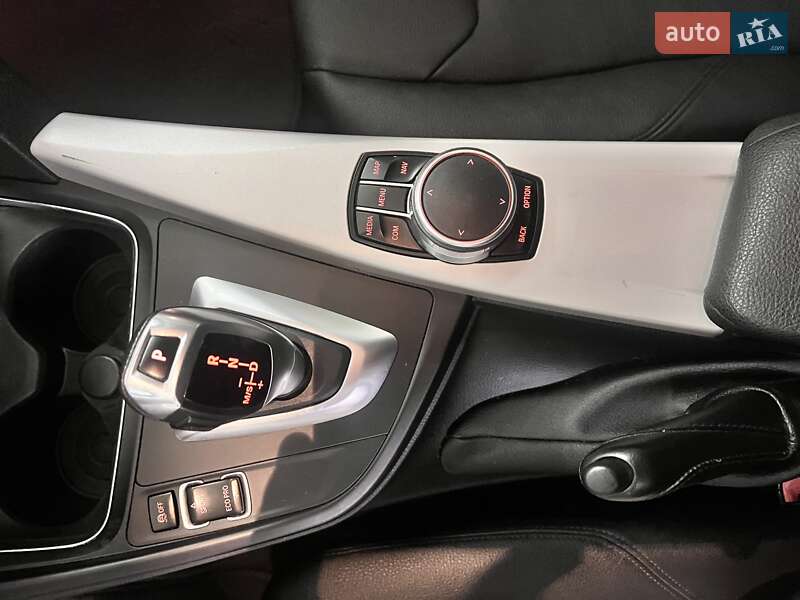 Седан BMW 3 Series 2017 в Києві