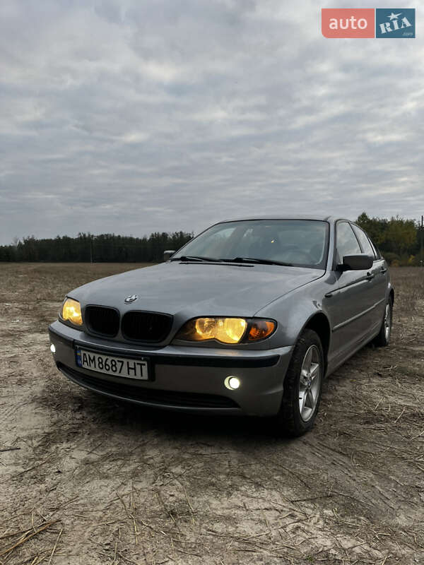 Седан BMW 3 Series 2003 в Корнине