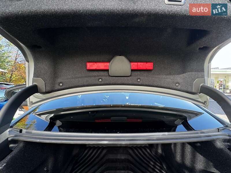 Седан BMW 3 Series 2023 в Львове