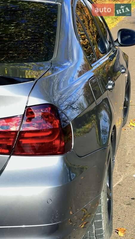Седан BMW 3 Series 2009 в Бурштині