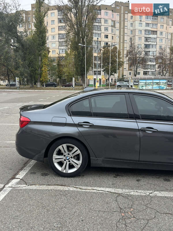 Седан BMW 3 Series 2015 в Броварах