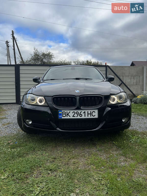 Универсал BMW 3 Series 2011 в Березному