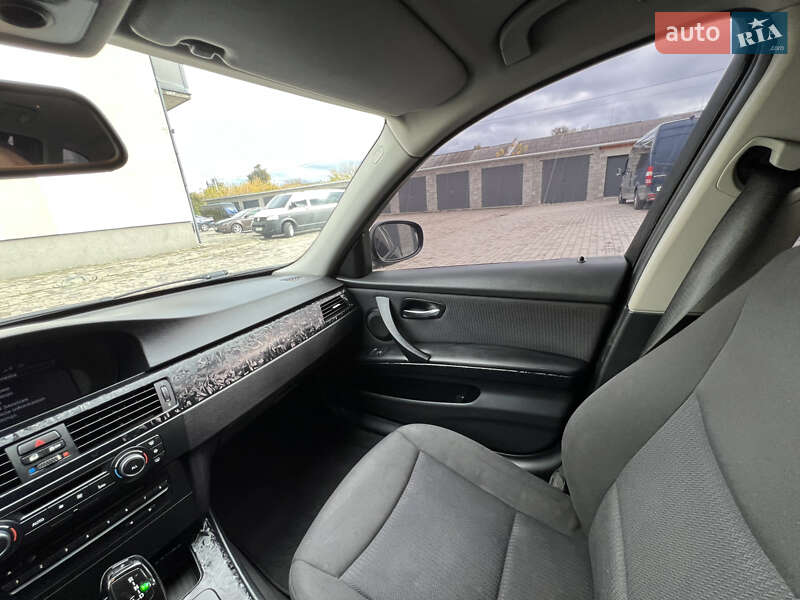 Универсал BMW 3 Series 2011 в Березному