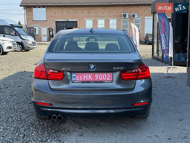 Седан BMW 3 Series 2013 в Луцке