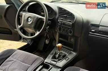 Седан BMW 3 Series 1995 в Ужгороде