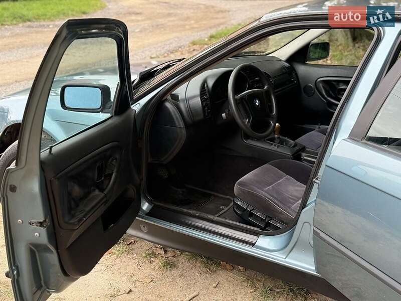 Седан BMW 3 Series 1995 в Ужгороде