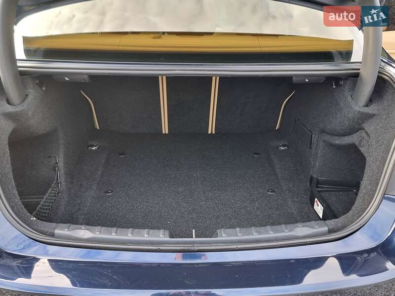 Седан BMW 3 Series 2012 в Києві