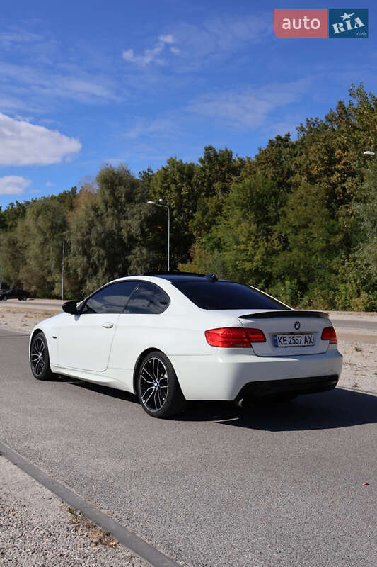 Купе BMW 3 Series 2010 в Днепре