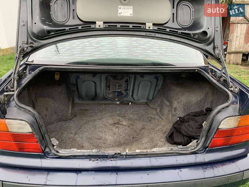 Седан BMW 3 Series 1996 в Надвірній