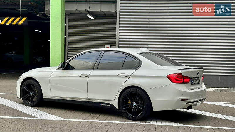 Седан BMW 3 Series 2016 в Киеве