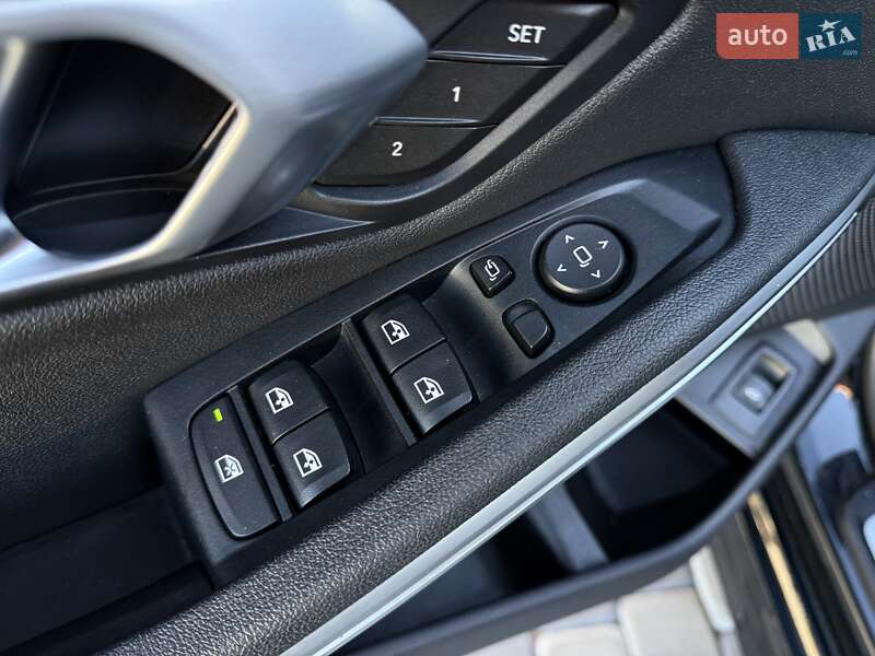 Седан BMW 3 Series 2021 в Львове