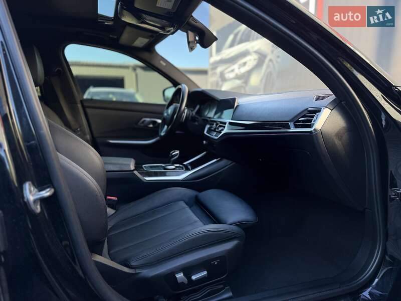 Седан BMW 3 Series 2021 в Львове