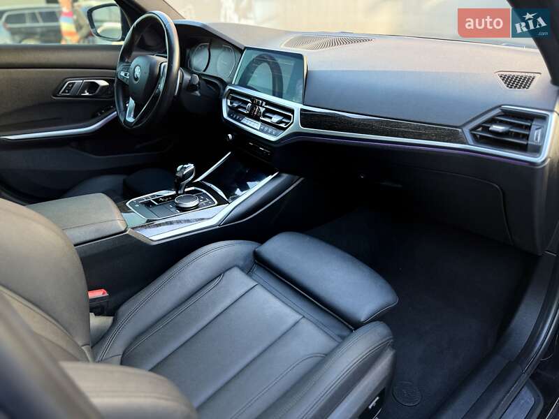 Седан BMW 3 Series 2021 в Львове