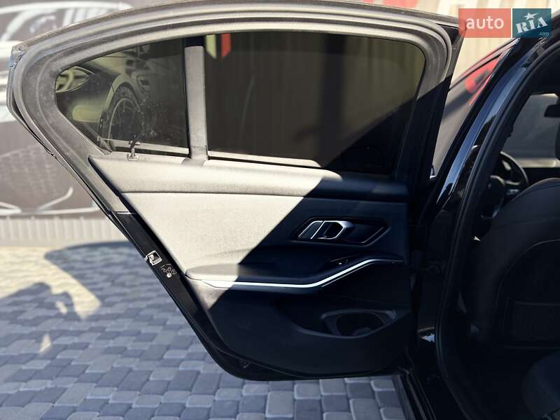 Седан BMW 3 Series 2021 в Львове