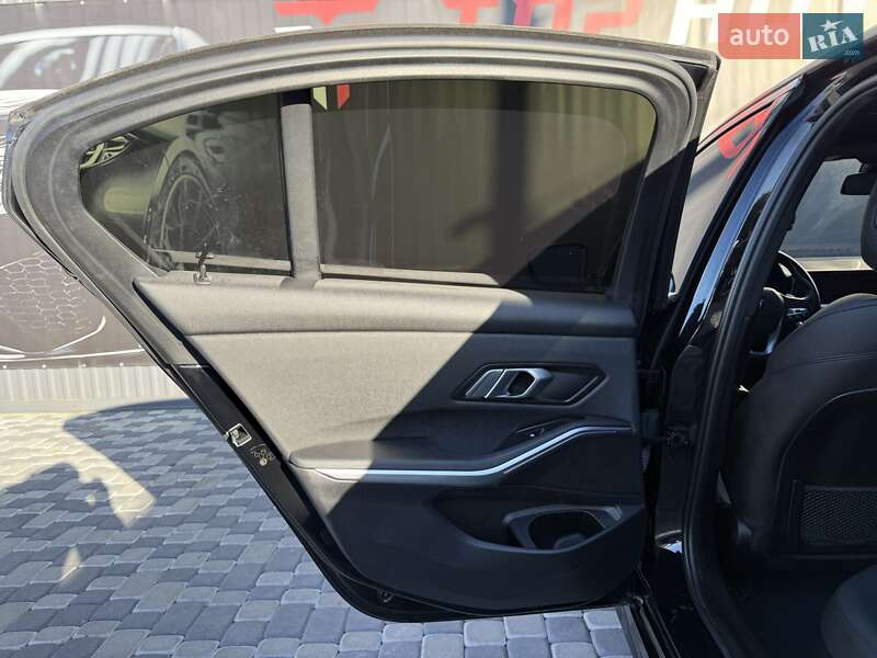 Седан BMW 3 Series 2021 в Львове