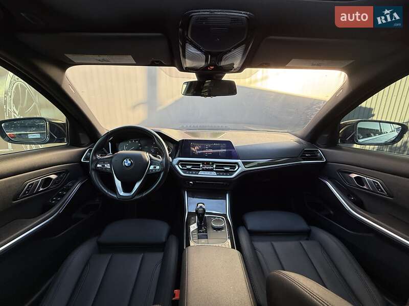 Седан BMW 3 Series 2021 в Львове