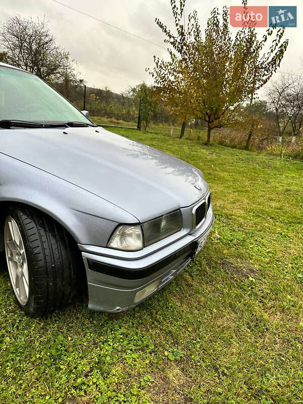 Седан BMW 3 Series 1994 в Львове