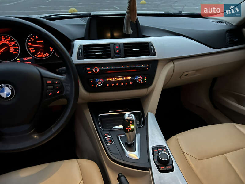 Седан BMW 3 Series 2013 в Киеве