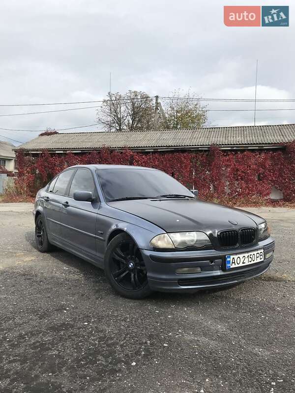 Седан BMW 3 Series 1998 в Сваляве
