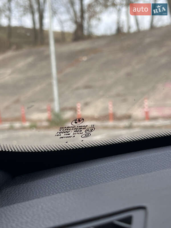 Кабриолет BMW 3 Series 2013 в Киеве фото 29 Кабриолет BMW 3 Series 2013 в Киеве